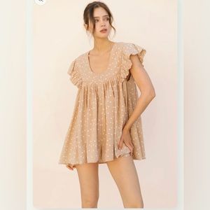 NWT- Daisy print - Loose fit trapeze Romper (Small)